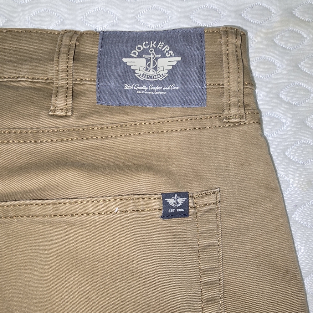 Dockers Khaki Pants